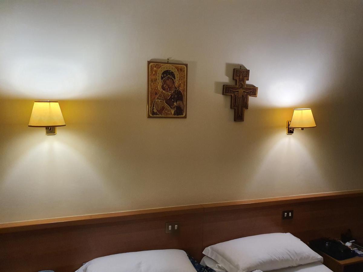 Suore Concezioniste Missionarie - Carmen Sallés Bed and breakfast Roma